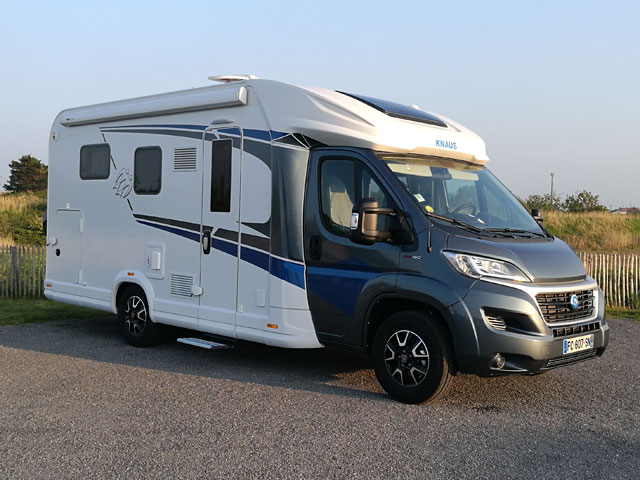 Metallic paint on the cab and alloy wheels add an upmarket look to the 650 MX and the neat awning hardly interrupts the smart lines of this great looking motorhome